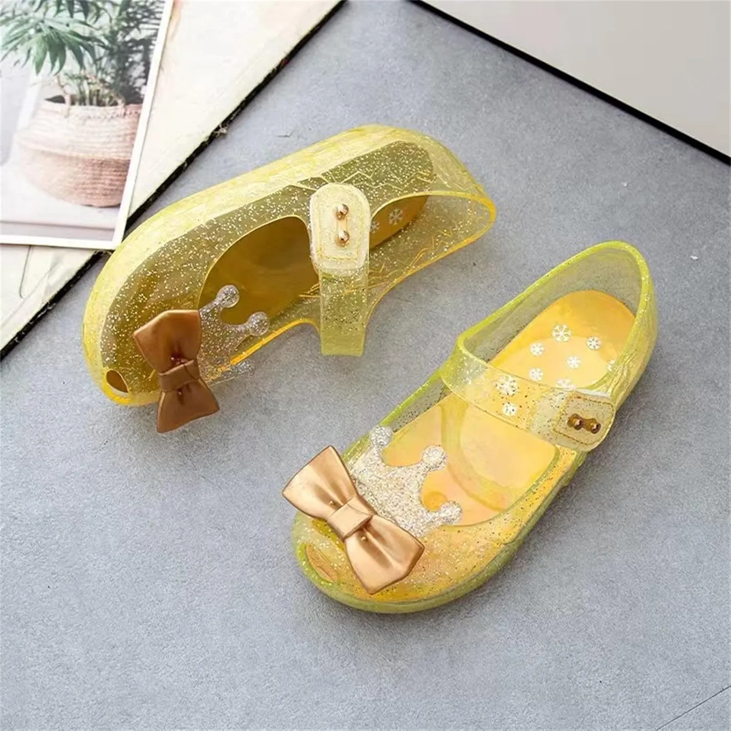 5 Apparel Girls Shoes Crown Flash Diamond Crystal Soft Sole Non Slip Sandals Jelly Dance Shoes Princess Shoes Neutral Baby Shoes