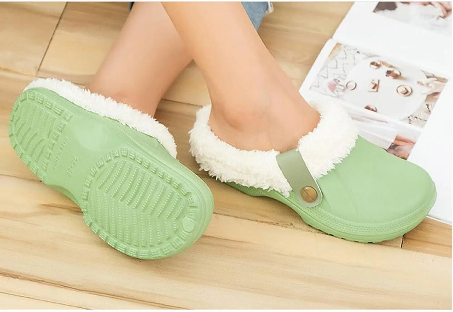 Fur Lined Clogs Waterproof Slippers Fleece Lined Clogs for Women Men Fuzzy Winter Warm Indoor Outdoor Shoes