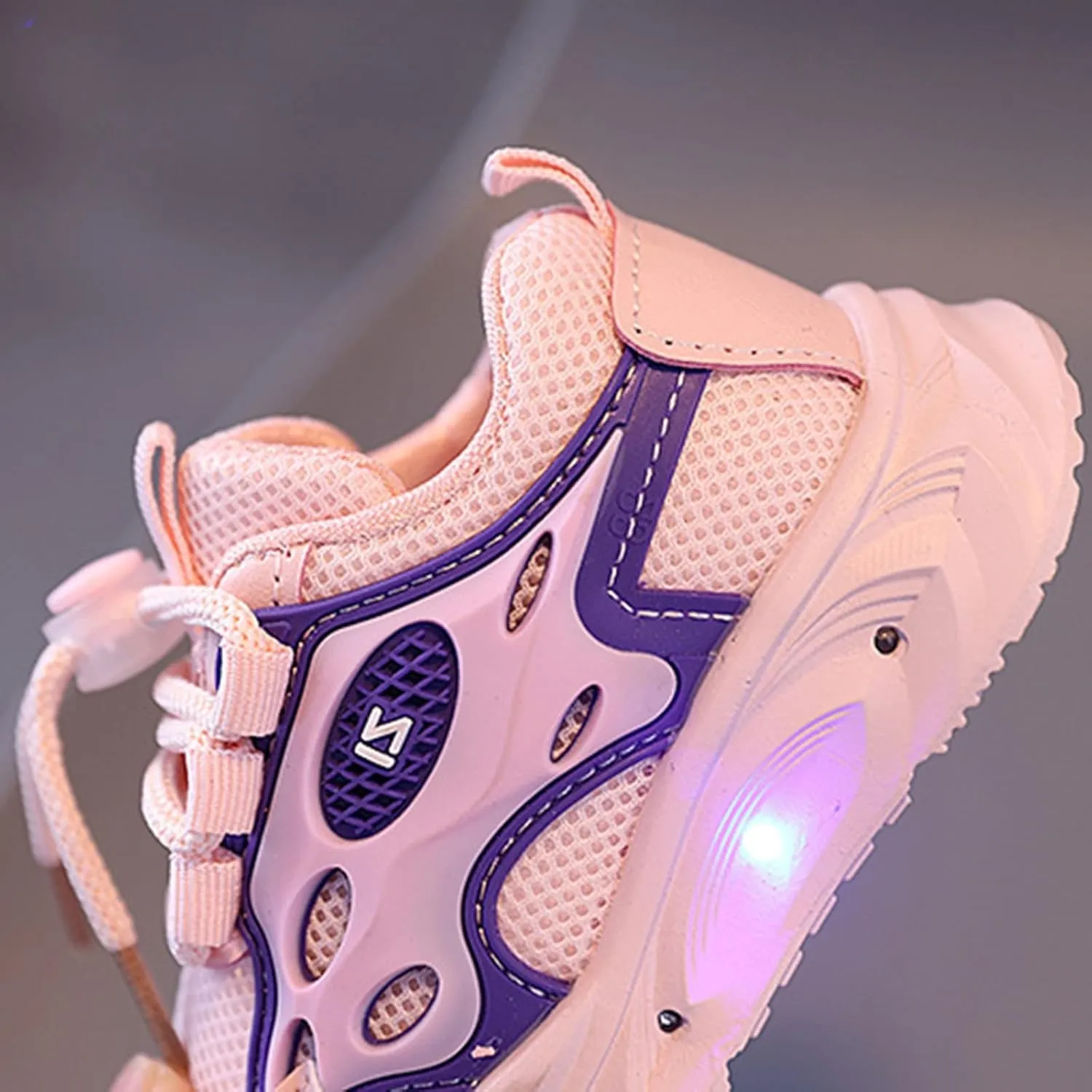 Kids Light-Up Sneakers Flashing Sports Shoes Fashion Glowing Trainer Luminous Running Athletic Shoes for Boy Girl