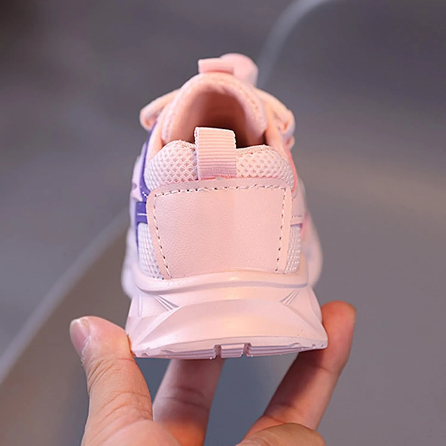 Kids Light-Up Sneakers Flashing Sports Shoes Fashion Glowing Trainer Luminous Running Athletic Shoes for Boy Girl