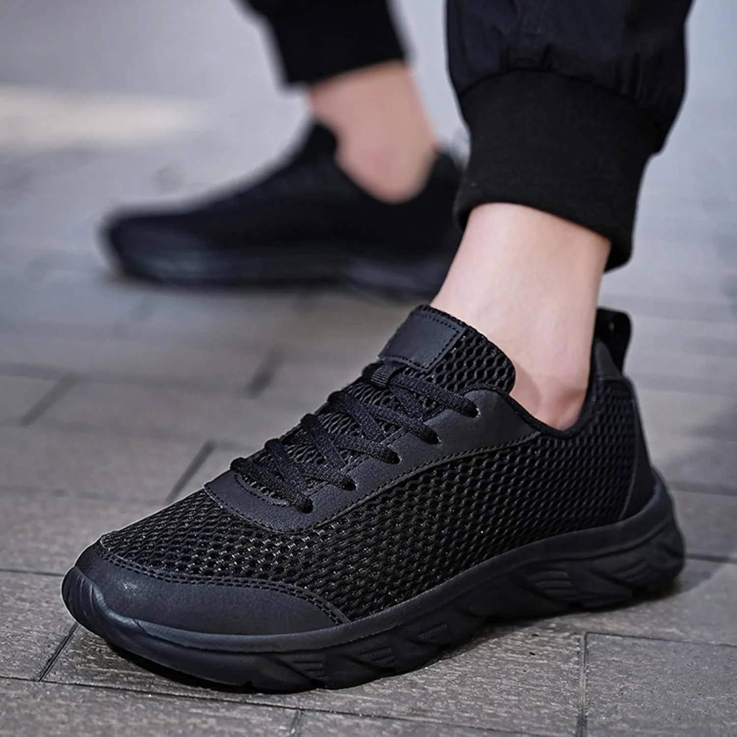 Mens Breathable Lace Up Running Shoes Comfortable Breathable Lightweight Tennis Shoe Non Slip Barefoot Sneaker