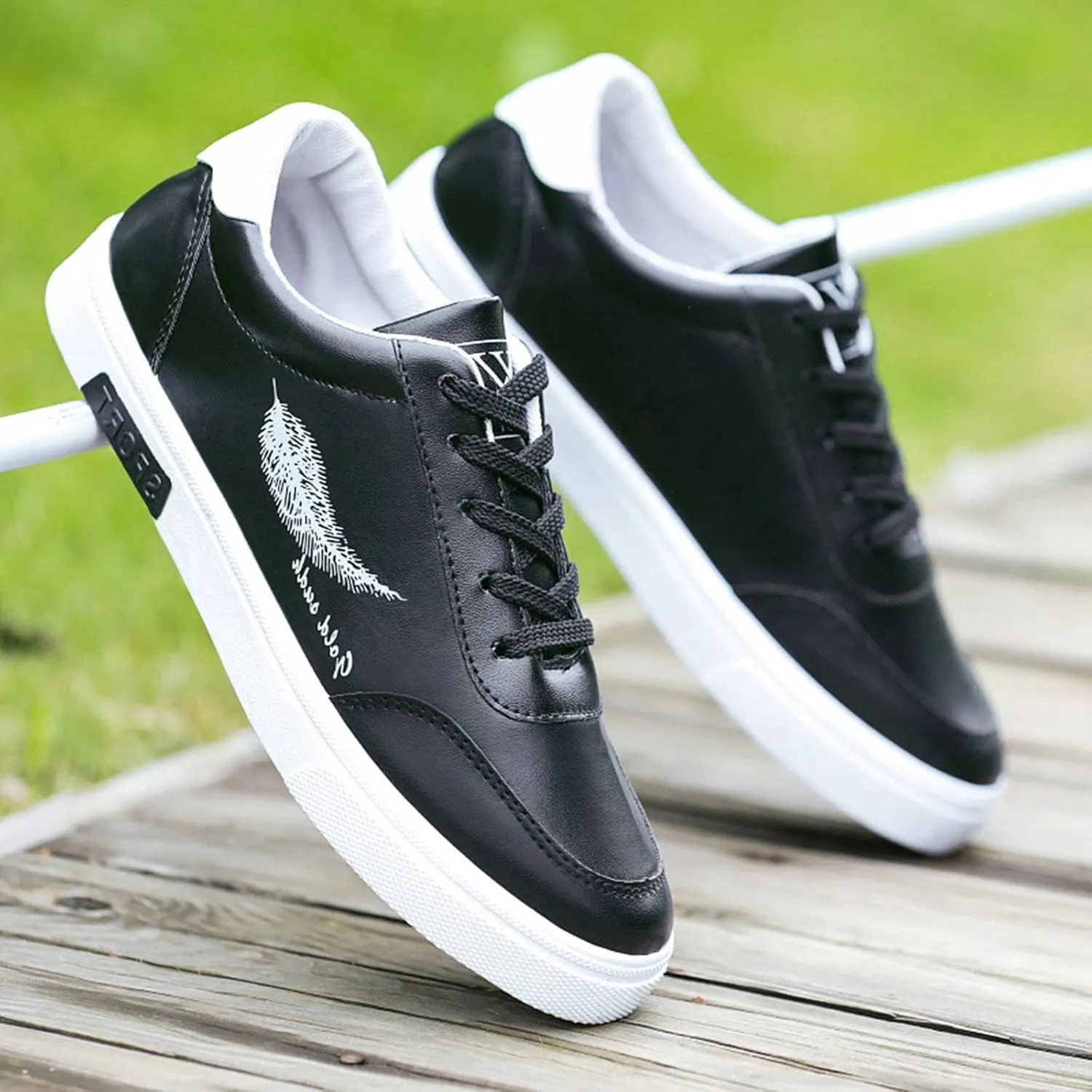 Men's Walking Shoes White Leather Sneakers Men Men's Fashion Sneakers Casual Walking Shoes Pickle Shoes Mens