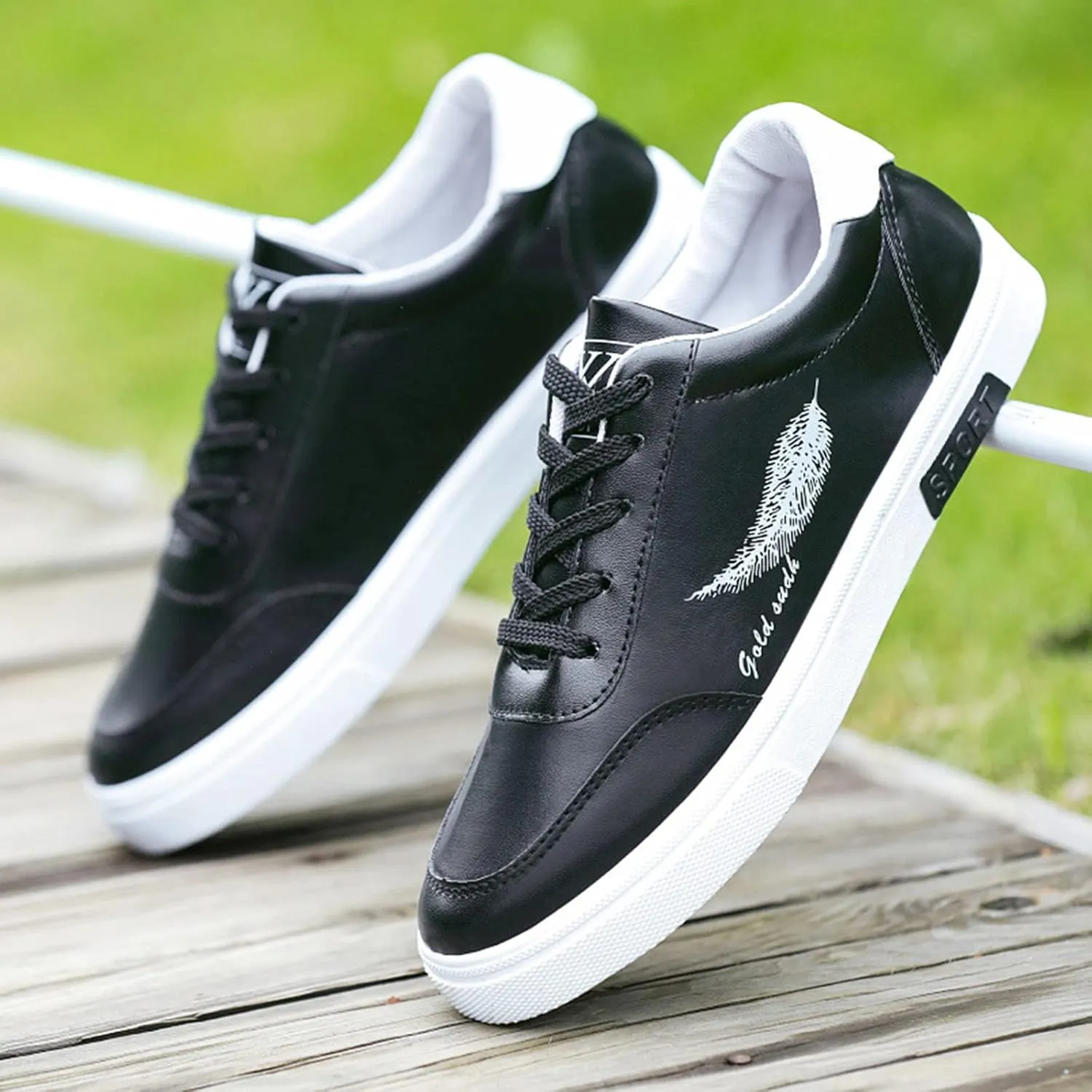 Men's Walking Shoes White Leather Sneakers Men Men's Fashion Sneakers Casual Walking Shoes Pickle Shoes Mens