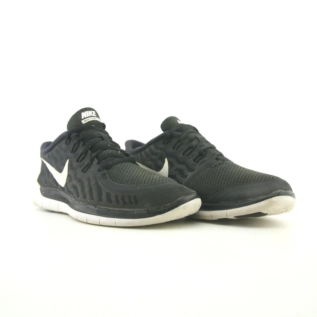 NIKE FREE 5. 0